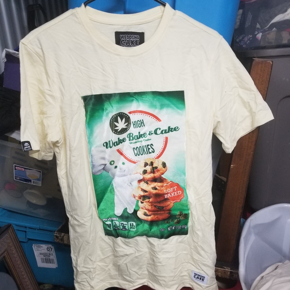 Womens Size Small Wedding Cake Shirt